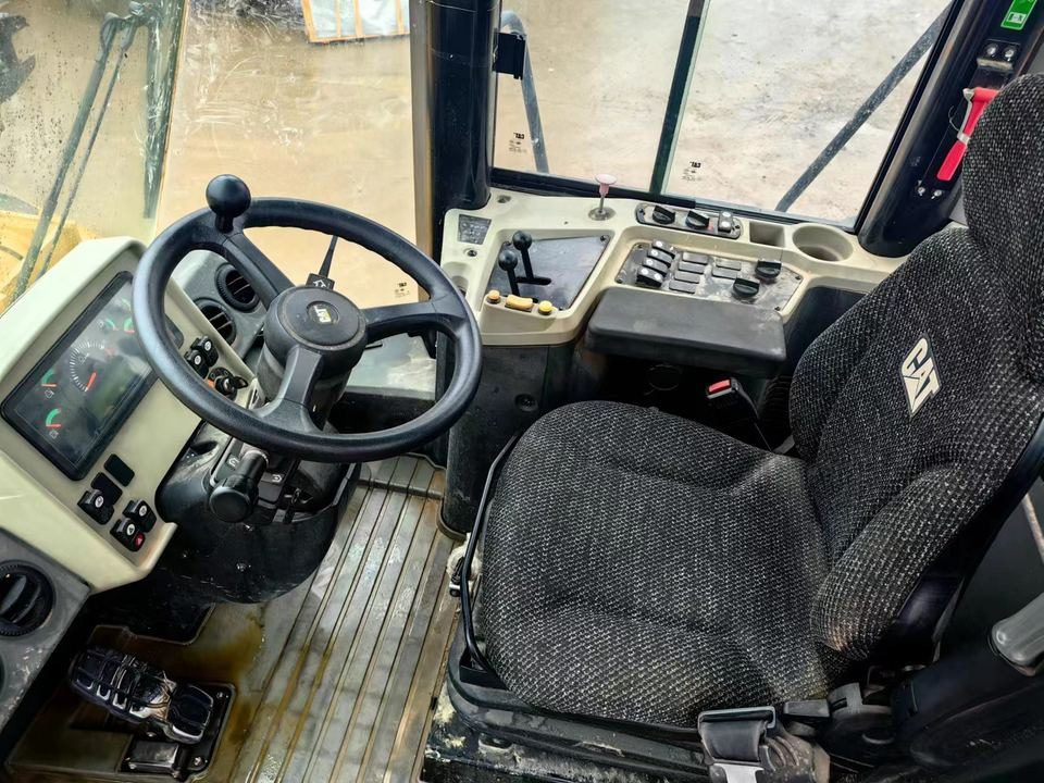 Second Hand Caterpillar CAT 950GC Wheel Loader Used CAT 950GC Wheel Loaders 950GC in Low Price for Hot Sale - Carregadeira de rodas: foto 5 Second Hand Caterpillar CAT 950GC Wheel Loader Used CAT 950GC Wheel Loaders 950GC in Low Price for Hot Sale - Carregadeira de rodas: foto 5