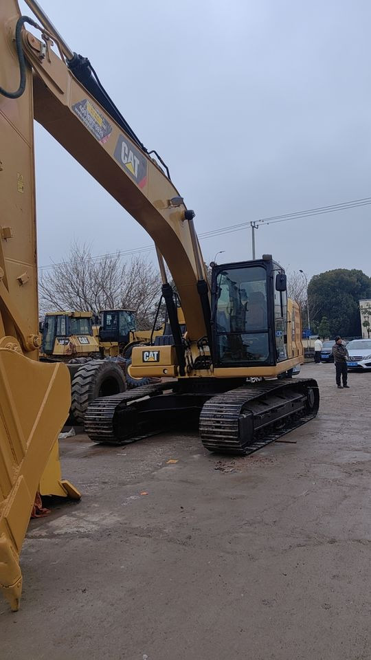 Used Caterpillar 320gc Excavator 20 Tons Capacity CAT 320 320GC 320GX 320NG 323 325 326 329 330 Engine Motor Pump Bearing Sale - Escavadora de rastos: foto 2 Used Caterpillar 320gc Excavator 20 Tons Capacity CAT 320 320GC 320GX 320NG 323 325 326 329 330 Engine Motor Pump Bearing Sale - Escavadora de rastos: foto 2