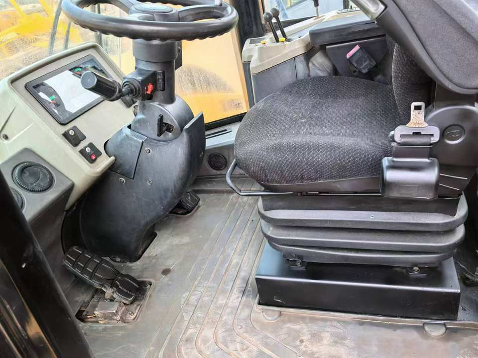 Used Caterpillar 950G RC Wheel Loader Reconditioned Cat 950 with Core Engine Backhoe or Front Loader for Sale - Carregadeira de rodas: foto 3 Used Caterpillar 950G RC Wheel Loader Reconditioned Cat 950 with Core Engine Backhoe or Front Loader for Sale - Carregadeira de rodas: foto 3