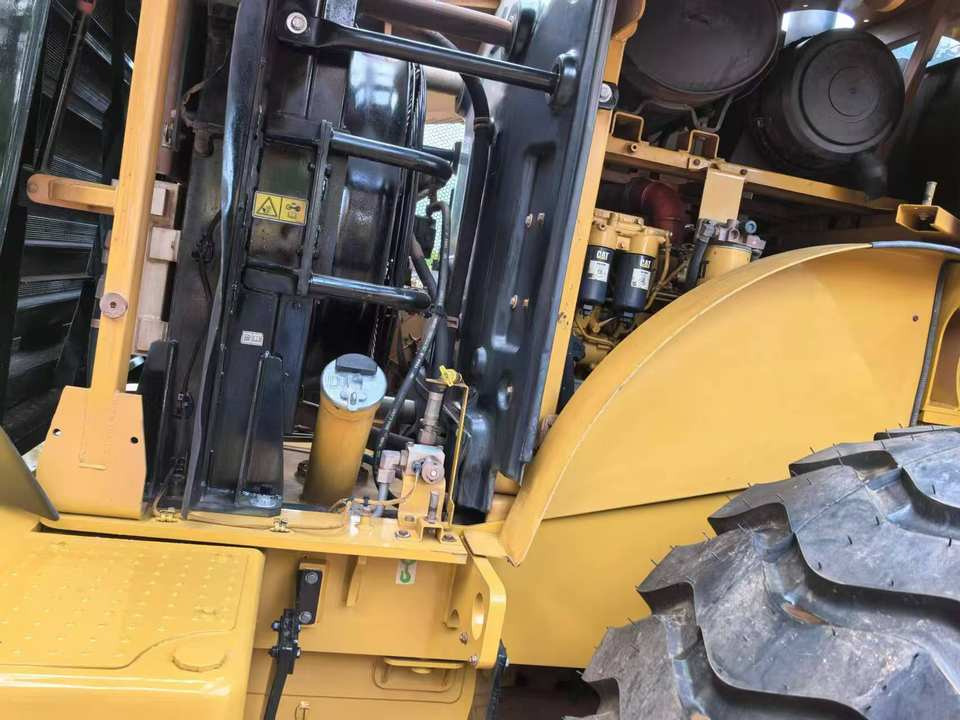 Used Caterpillar 950G RC Wheel Loader Reconditioned Cat 950 with Core Engine Backhoe or Front Loader for Sale - Carregadeira de rodas: foto 5 Used Caterpillar 950G RC Wheel Loader Reconditioned Cat 950 with Core Engine Backhoe or Front Loader for Sale - Carregadeira de rodas: foto 5