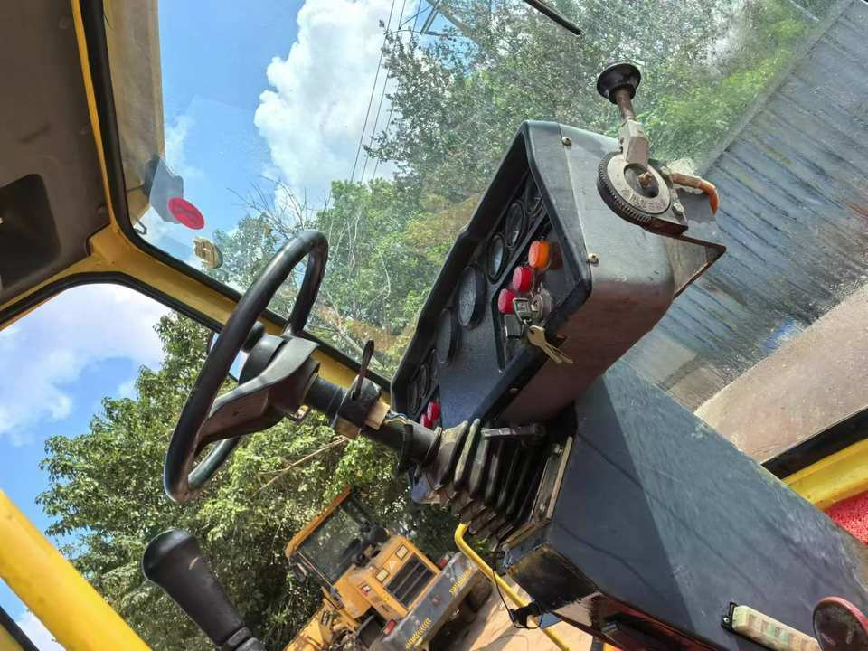 Used Original Road Roller DYNAPAC CA6500D Road Rollers High Quality Second Hand Construction Machinery - Compactador: foto 5 Used Original Road Roller DYNAPAC CA6500D Road Rollers High Quality Second Hand Construction Machinery - Compactador: foto 5