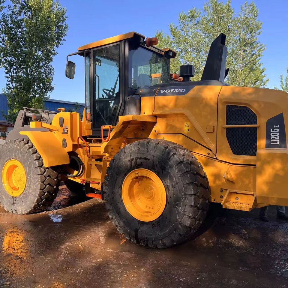 Used Volvo L120GZ 6 Ton Capacity Wheel Loader Available for Sale - Carregadeira de rodas: foto 1 Used Volvo L120GZ 6 Ton Capacity Wheel Loader Available for Sale - Carregadeira de rodas: foto 1
