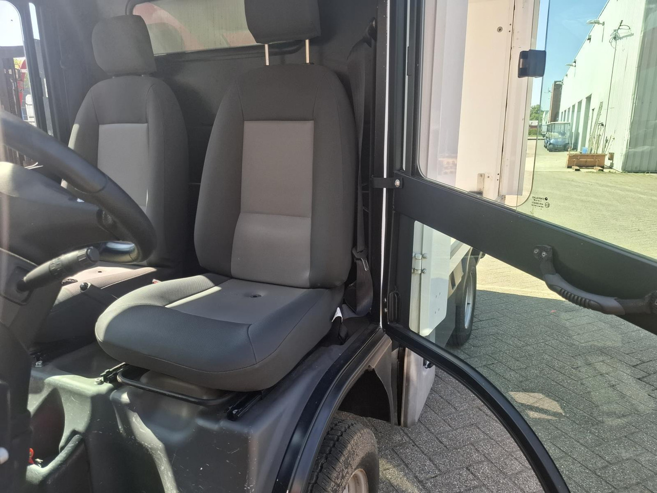 Aixam Mega E-Worker Elektrische Bakwagen RT-998-D - Carrinho de golfe: foto 5 Aixam Mega E-Worker Elektrische Bakwagen RT-998-D - Carrinho de golfe: foto 5