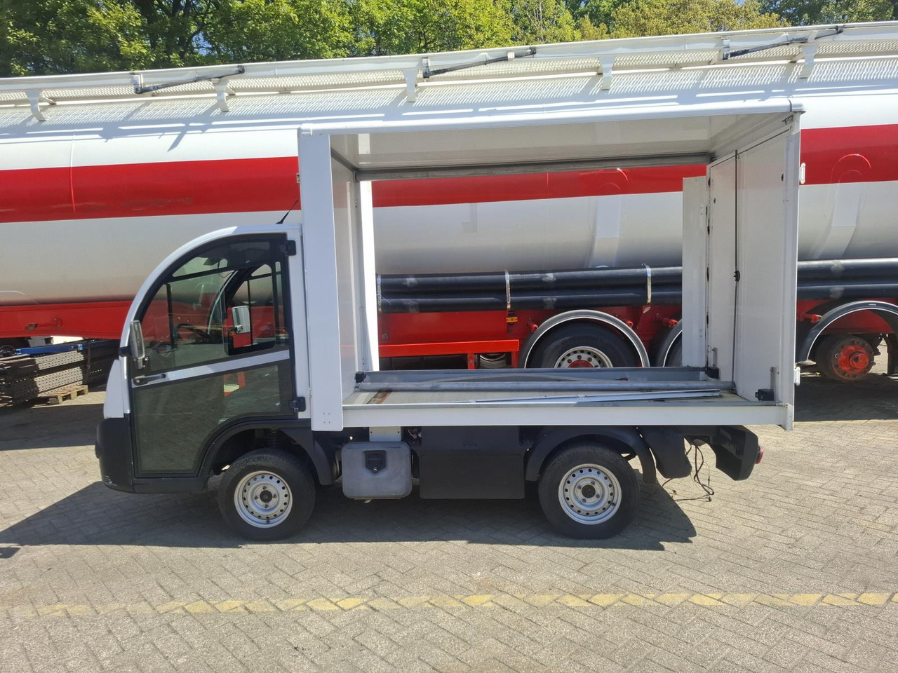 Aixam Mega E-Worker Elektrische Bakwagen RT-998-D - Carrinho de golfe: foto 2 Aixam Mega E-Worker Elektrische Bakwagen RT-998-D - Carrinho de golfe: foto 2