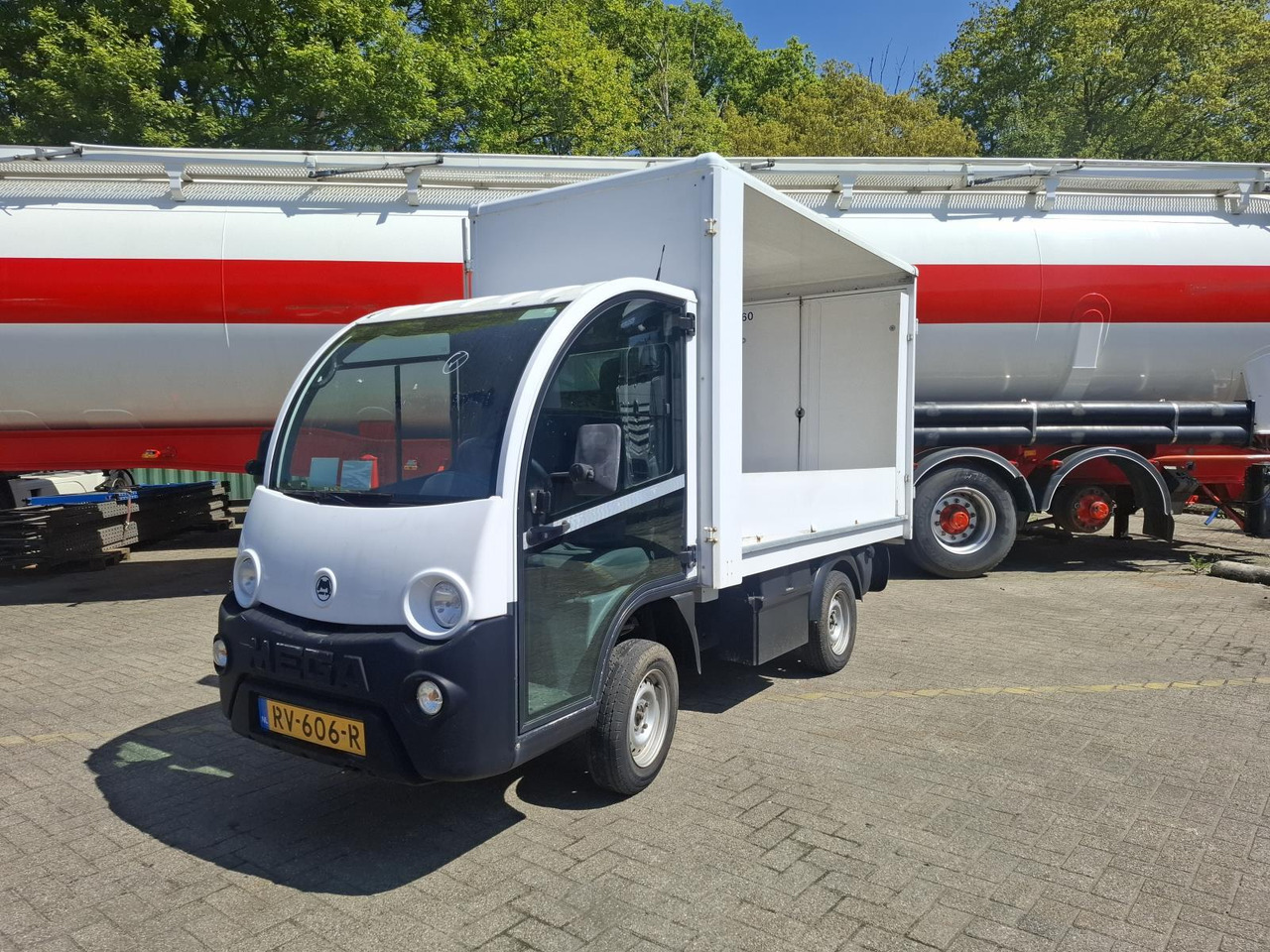 Aixam Mega E-Worker Elektrische Bakwagen RV-606-R - Carrinho de golfe: foto 1 Aixam Mega E-Worker Elektrische Bakwagen RV-606-R - Carrinho de golfe: foto 1