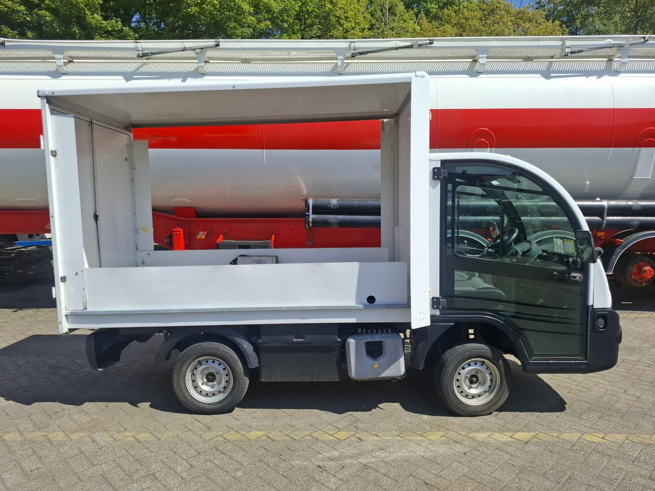 Aixam Mega E-Worker Elektrische Bakwagen RV-606-R - Carrinho de golfe: foto 3 Aixam Mega E-Worker Elektrische Bakwagen RV-606-R - Carrinho de golfe: foto 3