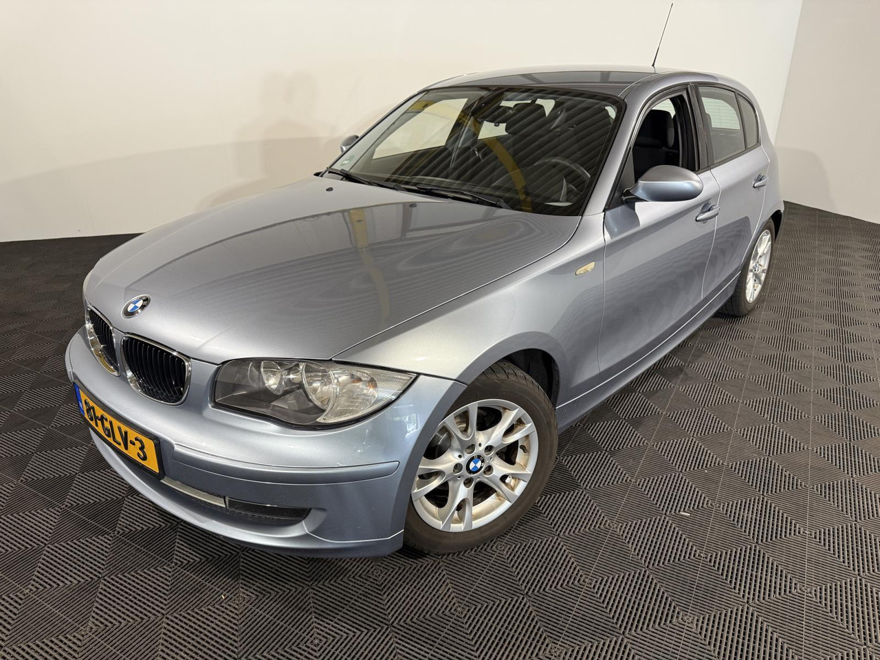 Hatchback BMW | 1-serie | 116i Business Line | 2008 | 251.500 km | 81GLV3 | Logisch: foto 1