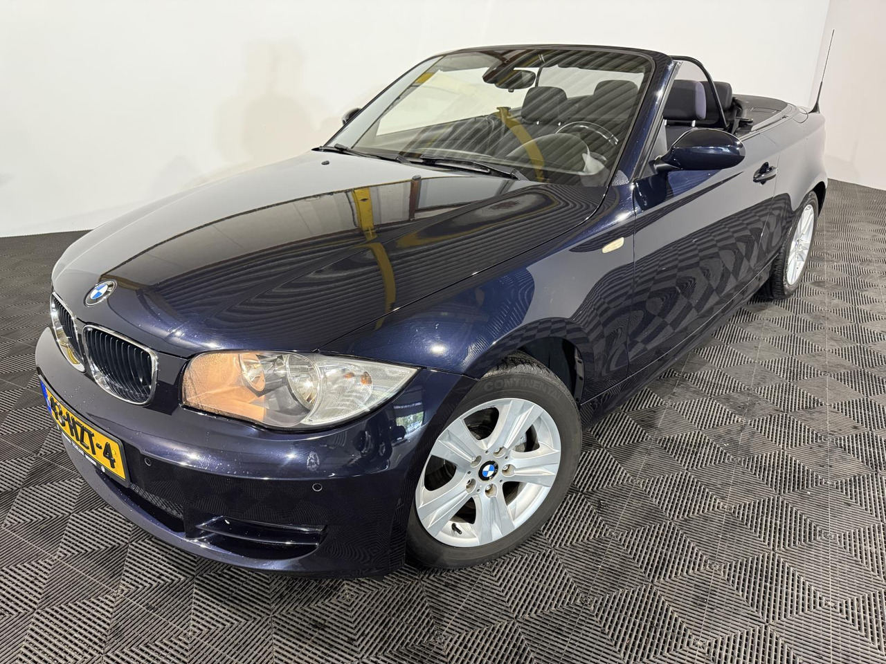 BMW | 1-serie Cabrio | 118i High Executive | 2009 | 114.310 km | 43HZT4 | Logisch - Automóvel: foto 1 BMW | 1-serie Cabrio | 118i High Executive | 2009 | 114.310 km | 43HZT4 | Logisch - Automóvel: foto 1