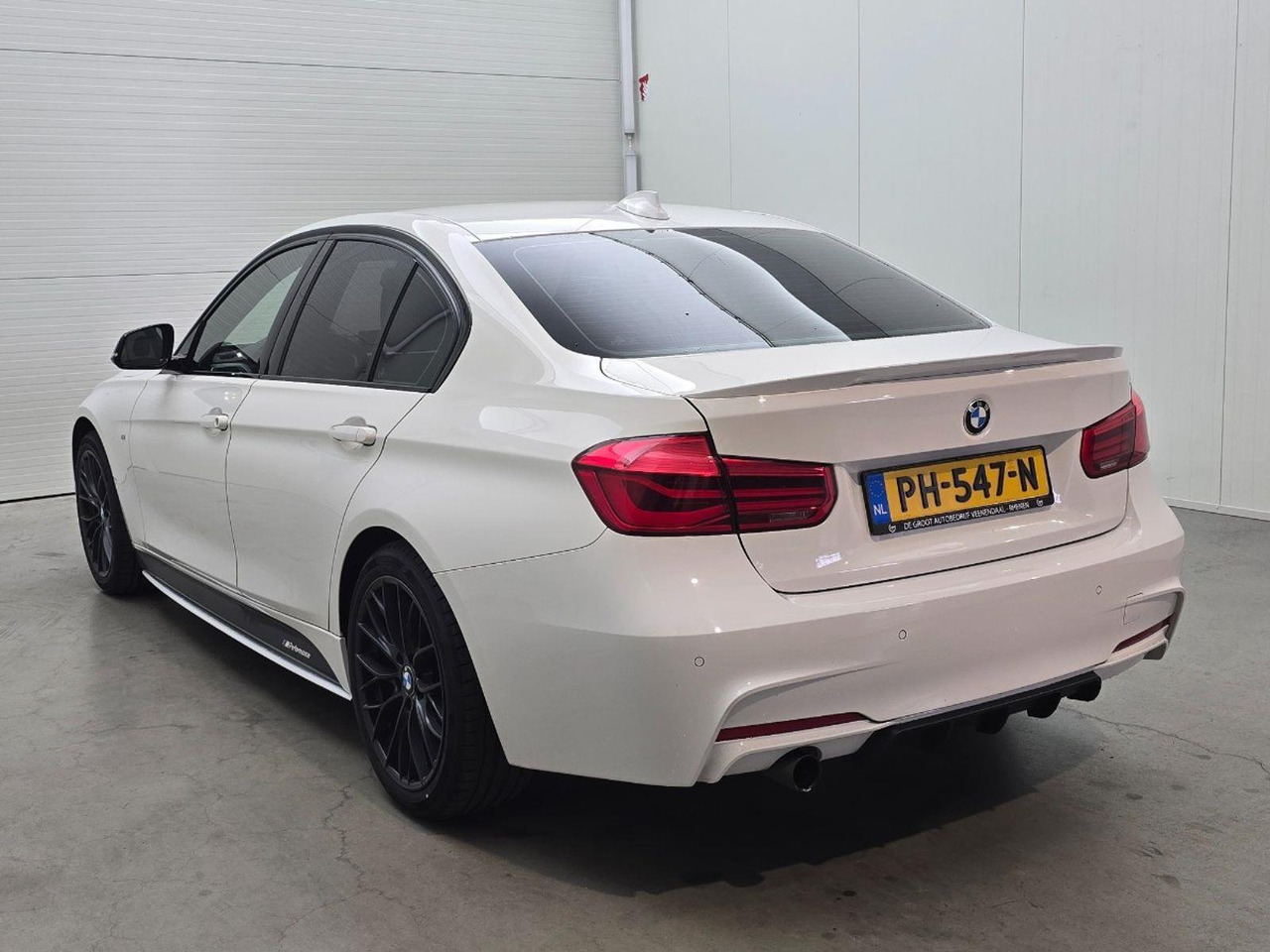 BMW 3-serie 318i High Executive | 2017 | 132.699 km | PH547N | NAP: Logisch - Sedã: foto 3 BMW 3-serie 318i High Executive | 2017 | 132.699 km | PH547N | NAP: Logisch - Sedã: foto 3
