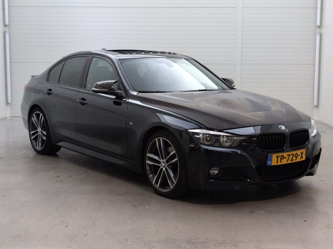 BMW 3-serie 330i Edition M Sport Shadow High Executive | 2018 | 184.569 km | Automaat | TP729X | NAP: Logisch - Sedã: foto 2 BMW 3-serie 330i Edition M Sport Shadow High Executive | 2018 | 184.569 km | Automaat | TP729X | NAP: Logisch - Sedã: foto 2