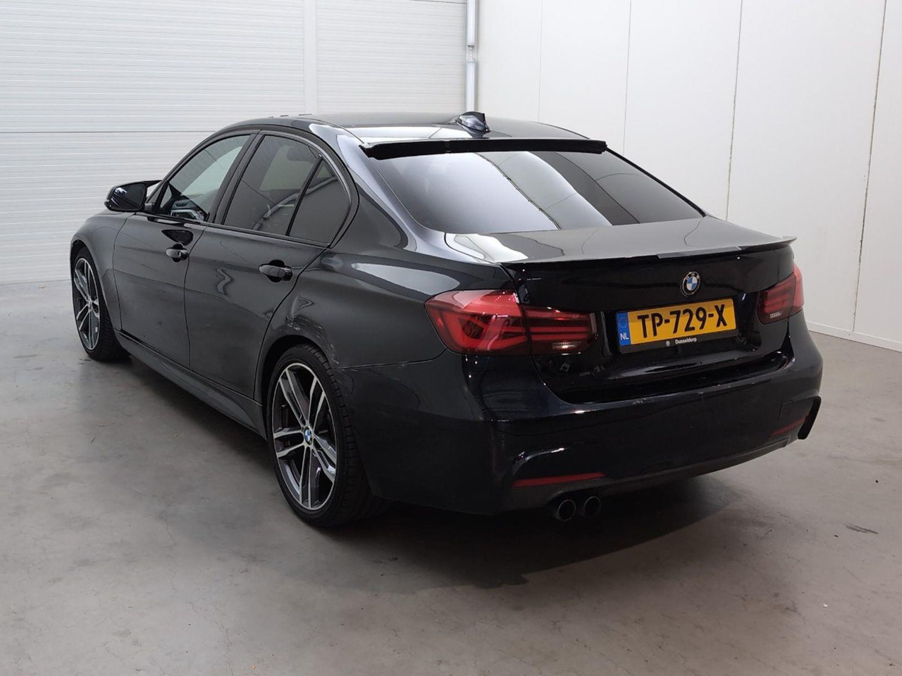 BMW 3-serie 330i Edition M Sport Shadow High Executive | 2018 | 184.569 km | Automaat | TP729X | NAP: Logisch - Sedã: foto 3 BMW 3-serie 330i Edition M Sport Shadow High Executive | 2018 | 184.569 km | Automaat | TP729X | NAP: Logisch - Sedã: foto 3