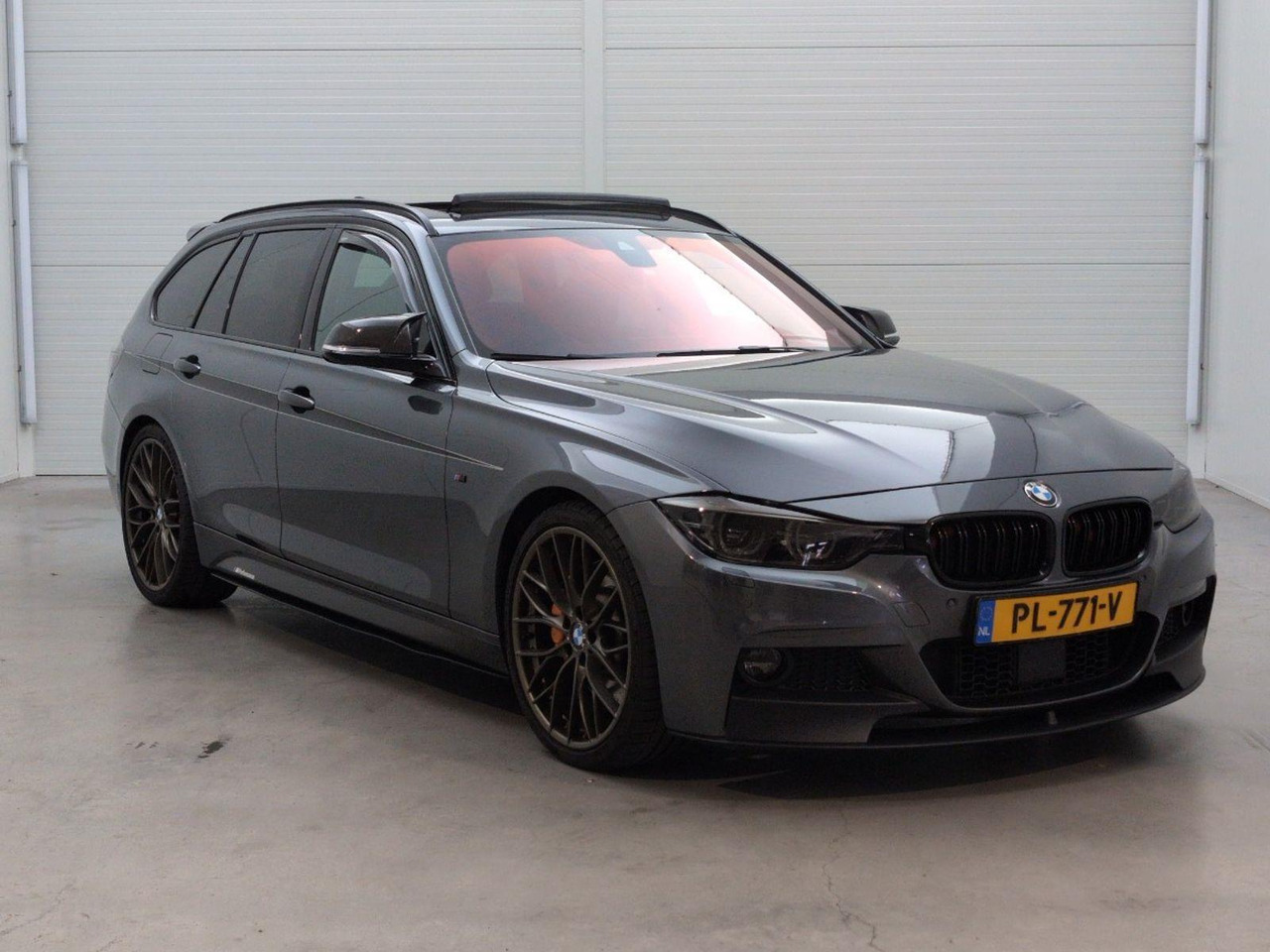 BMW 3-serie Touring 340i xDrive High Executive | 2017 | 202.316 km | Automaat | PL771V | NAP: Geen oordeel - Automóvel: foto 2 BMW 3-serie Touring 340i xDrive High Executive | 2017 | 202.316 km | Automaat | PL771V | NAP: Geen oordeel - Automóvel: foto 2