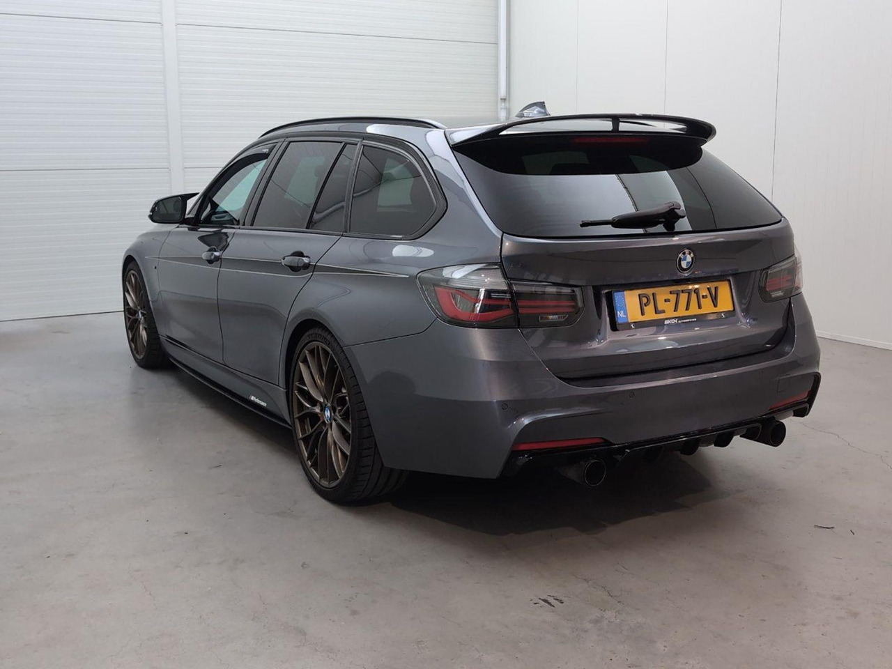 BMW 3-serie Touring 340i xDrive High Executive | 2017 | 202.316 km | Automaat | PL771V | NAP: Geen oordeel - Automóvel: foto 3 BMW 3-serie Touring 340i xDrive High Executive | 2017 | 202.316 km | Automaat | PL771V | NAP: Geen oordeel - Automóvel: foto 3