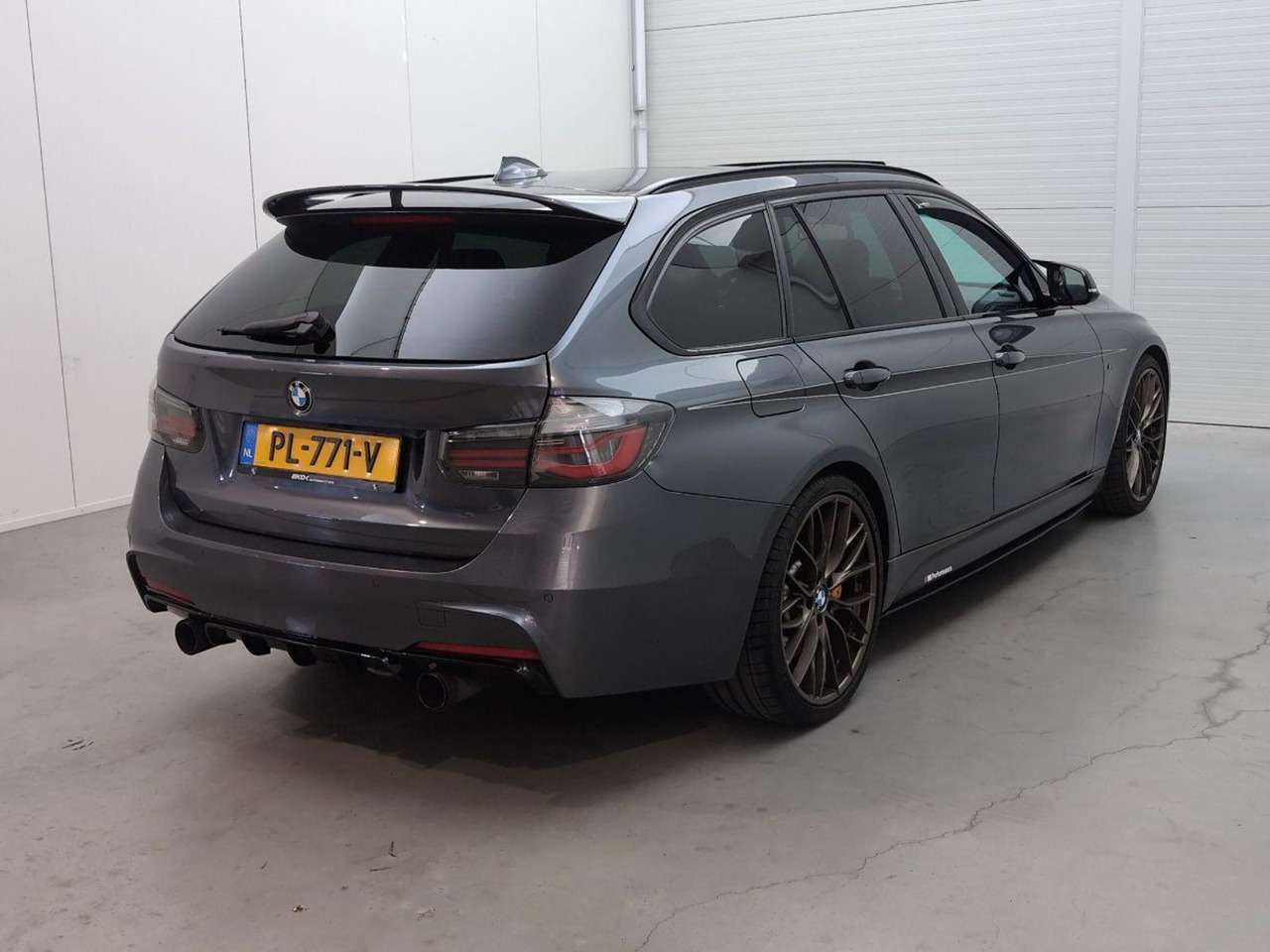 BMW 3-serie Touring 340i xDrive High Executive | 2017 | 202.316 km | Automaat | PL771V | NAP: Geen oordeel - Automóvel: foto 4 BMW 3-serie Touring 340i xDrive High Executive | 2017 | 202.316 km | Automaat | PL771V | NAP: Geen oordeel - Automóvel: foto 4