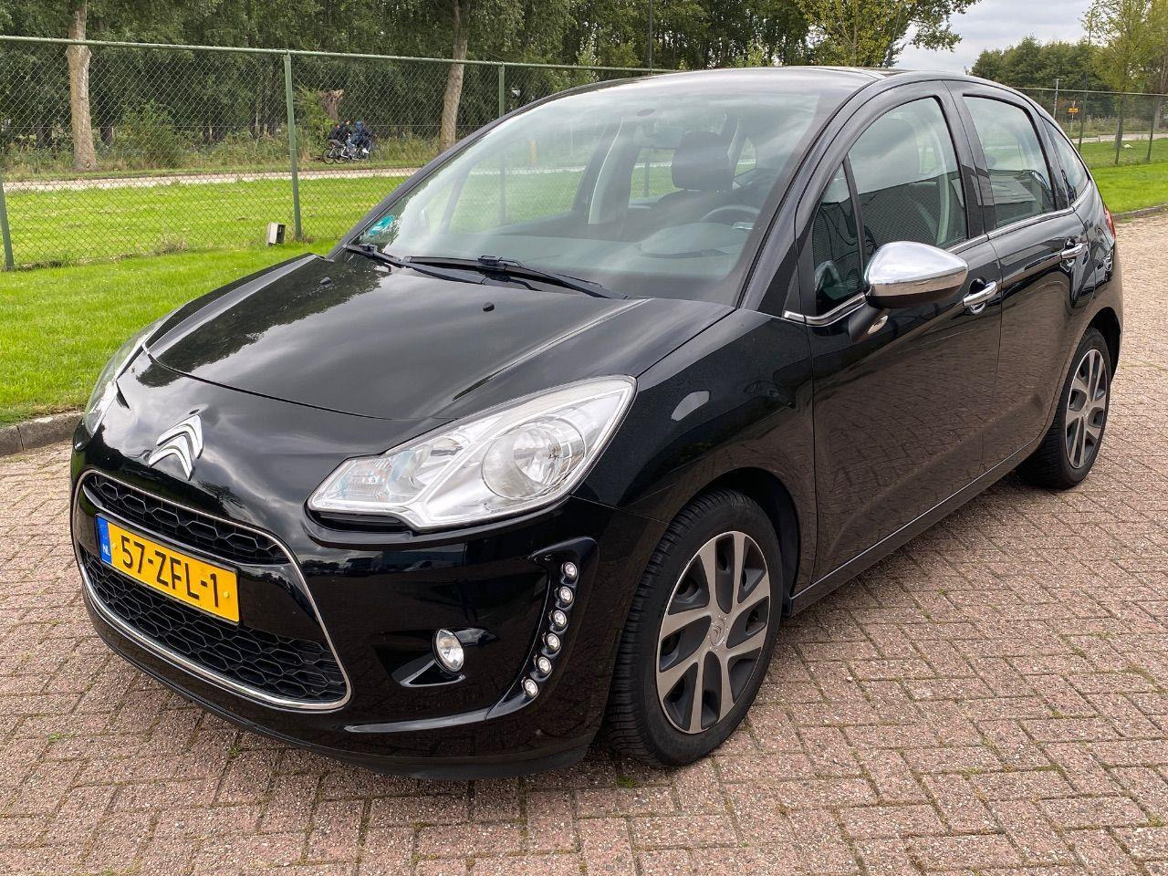 Citroen C3 1.2 VTi Collection | 2012 | 66.290 km | 57ZFL1 | NAP: Logisch - Hatchback: foto 1 Citroen C3 1.2 VTi Collection | 2012 | 66.290 km | 57ZFL1 | NAP: Logisch - Hatchback: foto 1