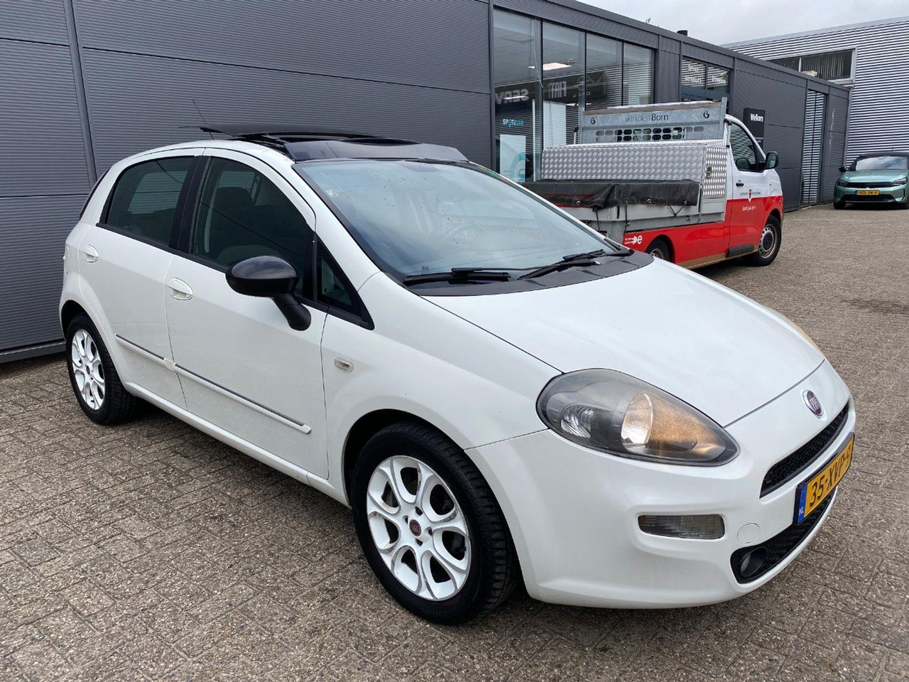 Fiat Punto Evo 0.9 TwinAir Easy | 2012 | 219.036 km | 35XVP9 | NAP: Logisch - Hatchback: foto 2 Fiat Punto Evo 0.9 TwinAir Easy | 2012 | 219.036 km | 35XVP9 | NAP: Logisch - Hatchback: foto 2