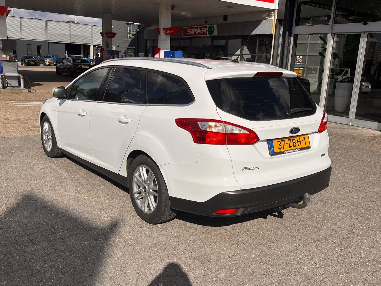Ford Focus Wagon 1.0 EcoBoost Titanium | 2012 | 164.662 km | 37ZBH1 | NAP: Logisch - Automóvel: foto 3 Ford Focus Wagon 1.0 EcoBoost Titanium | 2012 | 164.662 km | 37ZBH1 | NAP: Logisch - Automóvel: foto 3