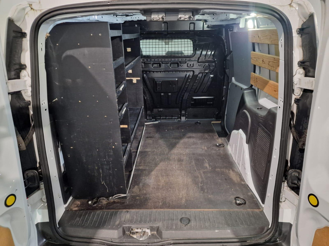 Ford Transit Connect 1.6 TDCI L1 Trend VR-432-K 127.791 km - Furgão compacto: foto 3 Ford Transit Connect 1.6 TDCI L1 Trend VR-432-K 127.791 km - Furgão compacto: foto 3