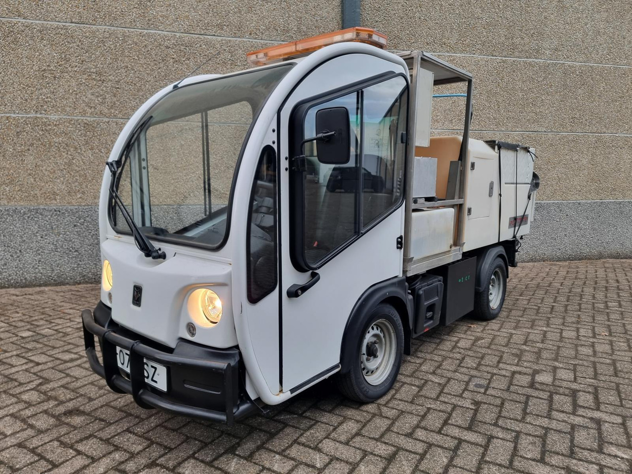 Goupil G3 Kipper met Hogedrukreiniger T-07-BSZ - Carrinho de golfe: foto 1 Goupil G3 Kipper met Hogedrukreiniger T-07-BSZ - Carrinho de golfe: foto 1