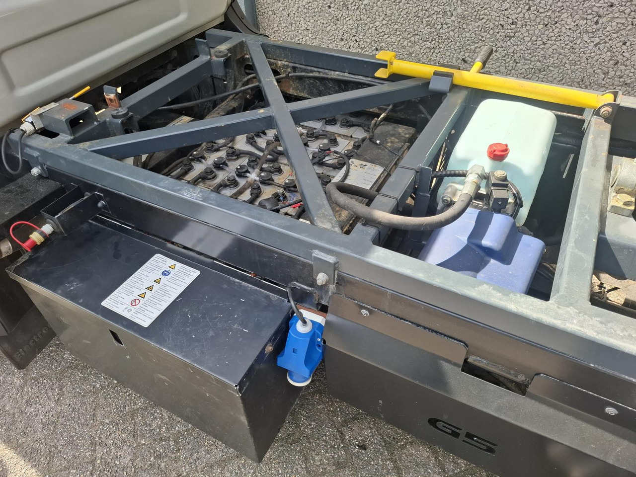 Goupil G5 Elektrische Stratenreinigingsmachine T-92-BSX - Veículo utilitário elétrico: foto 2 Goupil G5 Elektrische Stratenreinigingsmachine T-92-BSX - Veículo utilitário elétrico: foto 2