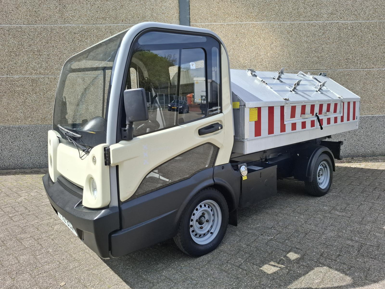 Goupil G5 Elektrische Stratenreinigingsmachine T-92-BSX - Veículo utilitário elétrico: foto 1 Goupil G5 Elektrische Stratenreinigingsmachine T-92-BSX - Veículo utilitário elétrico: foto 1