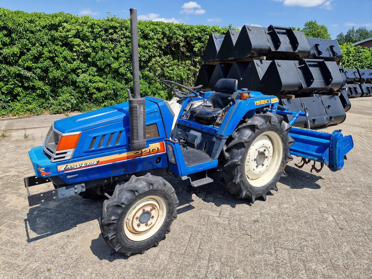 Iseki Landhope 220 Minitractor met Grondfrees - Trator: foto 1 Iseki Landhope 220 Minitractor met Grondfrees - Trator: foto 1
