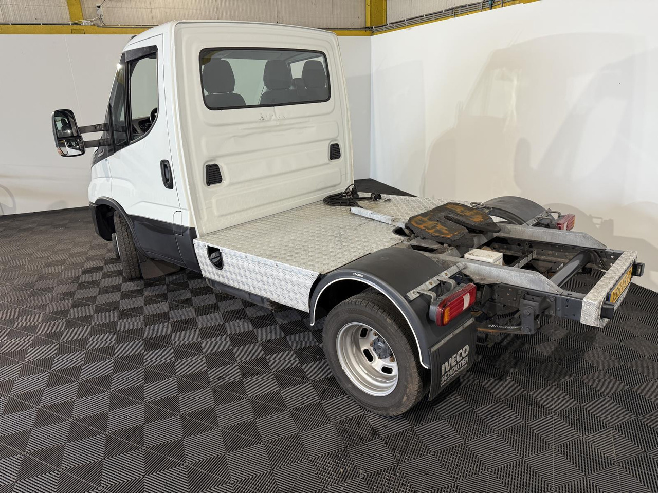 Iveco 40C18 Daily VSH-15-F 201.901 km - Caminhão tractor BE: foto 2 Iveco 40C18 Daily VSH-15-F 201.901 km - Caminhão tractor BE: foto 2