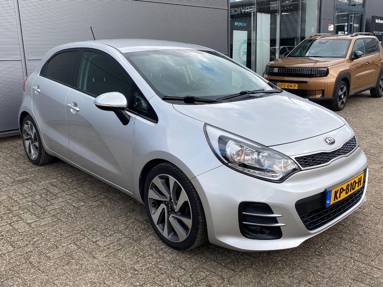 Kia Rio 1.2 CVVT ExecutiveLine | 2016 | 136.369 km | KP810H | NAP: Logisch - Hatchback: foto 2 Kia Rio 1.2 CVVT ExecutiveLine | 2016 | 136.369 km | KP810H | NAP: Logisch - Hatchback: foto 2