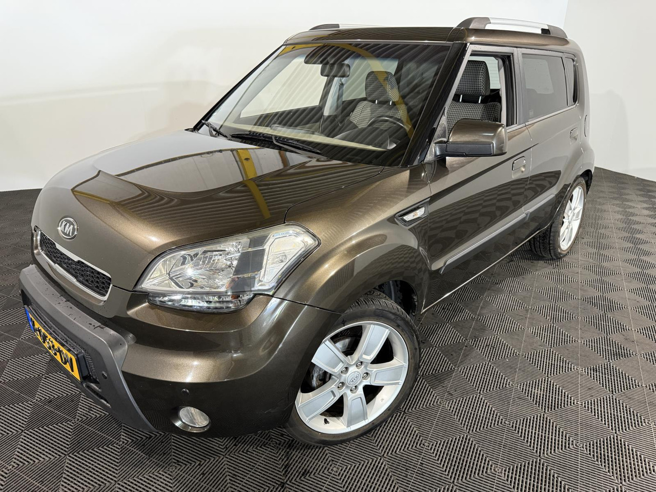 Kia Soul 1.6 X-Pect Cool | 2009 | 173.077 km | K-053-DV - Automóvel: foto 1 Kia Soul 1.6 X-Pect Cool | 2009 | 173.077 km | K-053-DV - Automóvel: foto 1