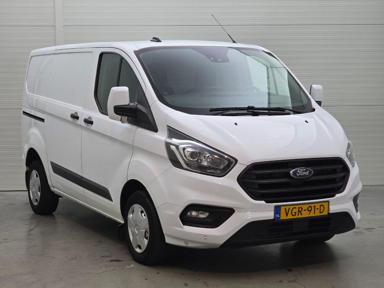 Ford Transit Custom 280 2.0 TDCI L1H1 Trend | 2020 | 237.771 km | VGR91D | NAP: Logisch - Máquina de outro: foto 2 Ford Transit Custom 280 2.0 TDCI L1H1 Trend | 2020 | 237.771 km | VGR91D | NAP: Logisch - Máquina de outro: foto 2