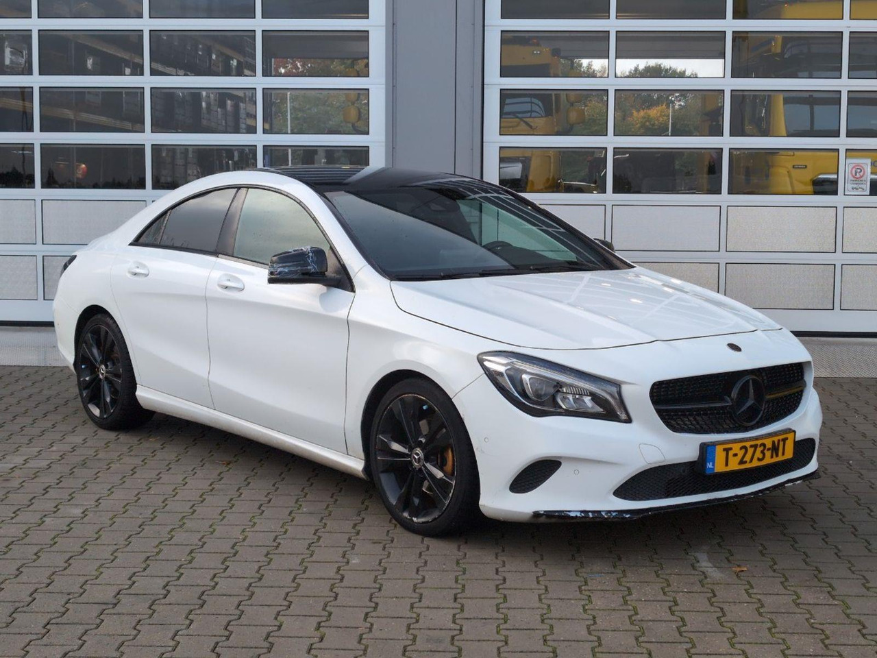 Mercedes-Benz CLA-klasse 180 Prestige | 2018 | 143.327 km | Automaat | T273NT | NAP: Geen oordeel - Sedã: foto 2 Mercedes-Benz CLA-klasse 180 Prestige | 2018 | 143.327 km | Automaat | T273NT | NAP: Geen oordeel - Sedã: foto 2
