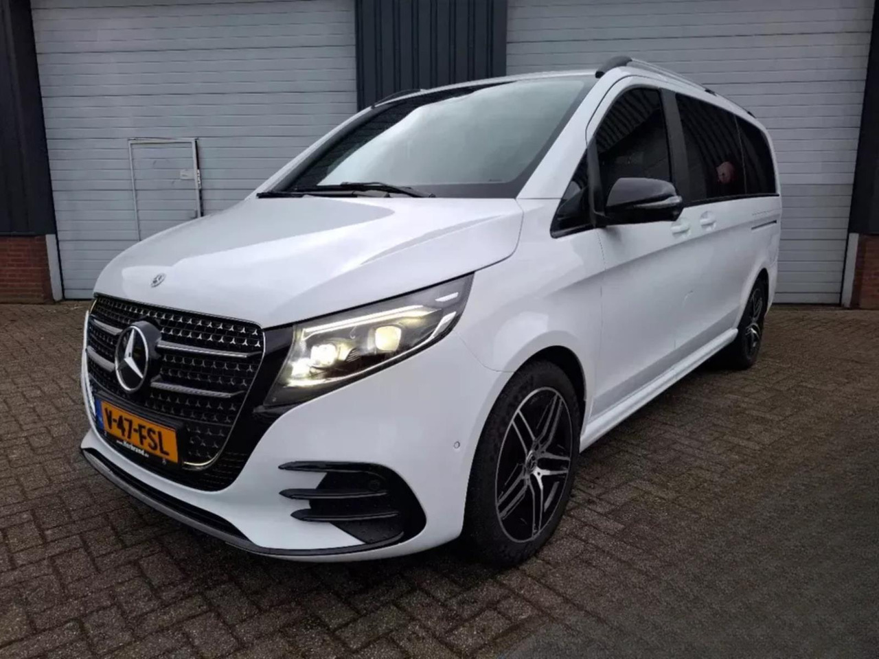 Mercedes-Benz V-Klasse AVANTGARDE V300d AUT Lang Vol opties 2024 V-47-FSL - Carrinha cabine dupla: foto 1 Mercedes-Benz V-Klasse AVANTGARDE V300d AUT Lang Vol opties 2024 V-47-FSL - Carrinha cabine dupla: foto 1