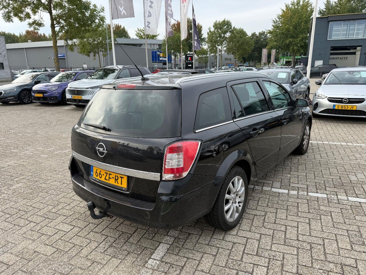 Opel Astra Wagon 1.6 Executive | 2008 | 202.165 km | 66ZFRT | NAP: Logisch - Automóvel: foto 4 Opel Astra Wagon 1.6 Executive | 2008 | 202.165 km | 66ZFRT | NAP: Logisch - Automóvel: foto 4