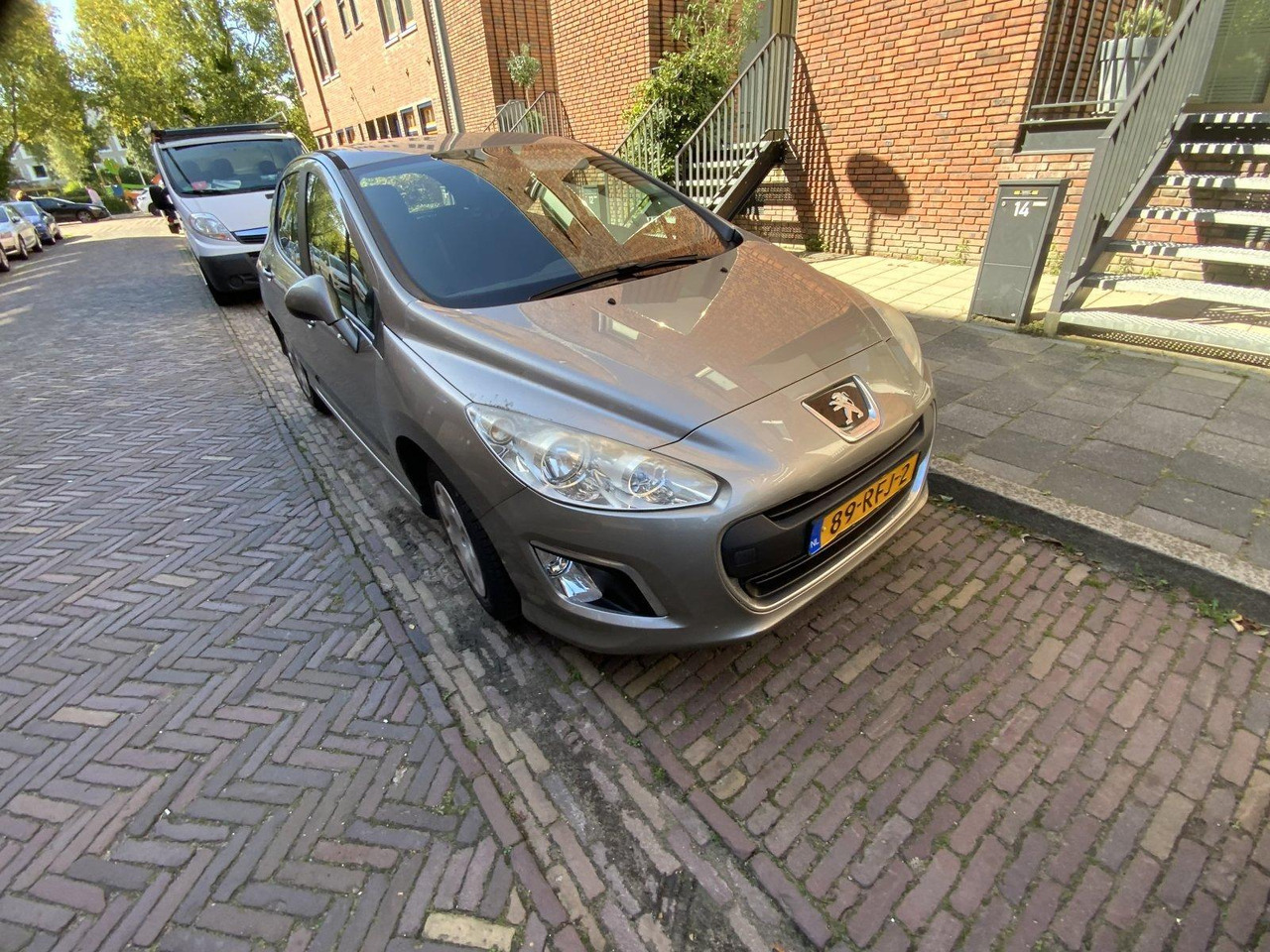 Peugeot | 308 | 1.6 VTi Access | 2011 | 142.830 km | 89RFJ2 | Logisch - Hatchback: foto 2 Peugeot | 308 | 1.6 VTi Access | 2011 | 142.830 km | 89RFJ2 | Logisch - Hatchback: foto 2
