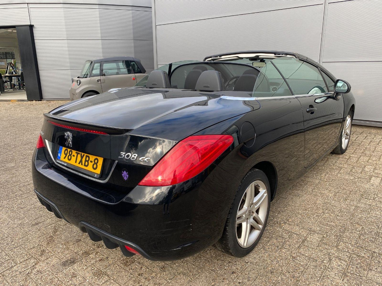Peugeot 308 CC 1.6 THP Sport Pack | 2011 | 156.692 km | 98TXB8 | NAP: Geen oordeel - Automóvel: foto 4 Peugeot 308 CC 1.6 THP Sport Pack | 2011 | 156.692 km | 98TXB8 | NAP: Geen oordeel - Automóvel: foto 4