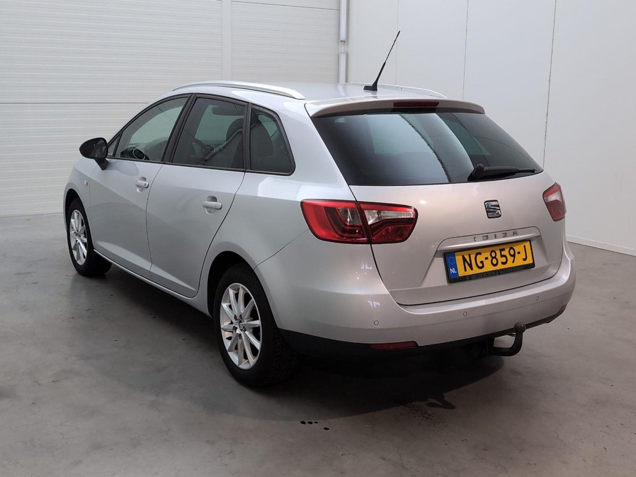 SEAT Ibiza ST 1.0 EcoTSI Style Connect | 2017 | 230.993 km | NG859J | NAP: Logisch - Automóvel: foto 3 SEAT Ibiza ST 1.0 EcoTSI Style Connect | 2017 | 230.993 km | NG859J | NAP: Logisch - Automóvel: foto 3