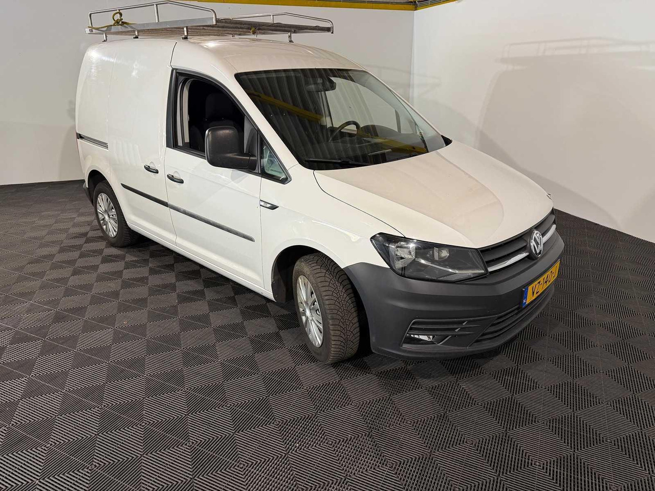 Volkswagen Caddy 2.0 TDI L1H1 BMT Comfortline VZ-140-J 169.307 km - Furgão compacto: foto 5 Volkswagen Caddy 2.0 TDI L1H1 BMT Comfortline VZ-140-J 169.307 km - Furgão compacto: foto 5