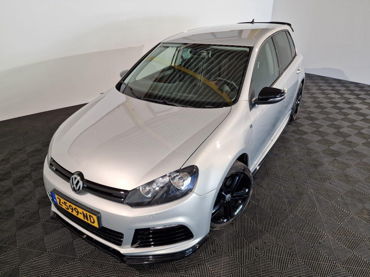 Volkswagen Golf 1.4TSI Highline R-Uitgevoerd Z-599-ND 160.958 km - Automóvel: foto 1 Volkswagen Golf 1.4TSI Highline R-Uitgevoerd Z-599-ND 160.958 km - Automóvel: foto 1