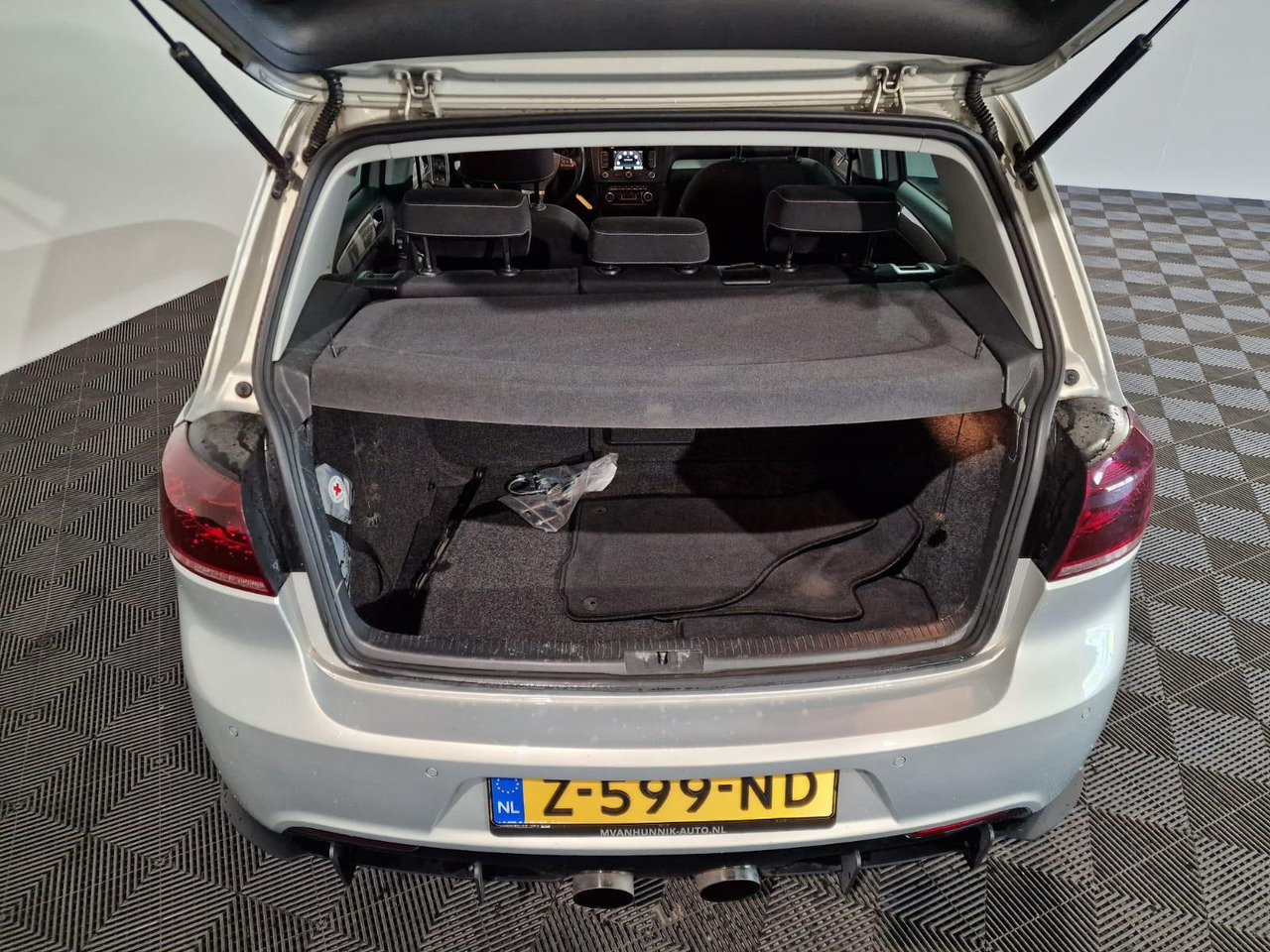 Volkswagen Golf 1.4TSI Highline R-Uitgevoerd Z-599-ND 160.958 km - Automóvel: foto 3 Volkswagen Golf 1.4TSI Highline R-Uitgevoerd Z-599-ND 160.958 km - Automóvel: foto 3