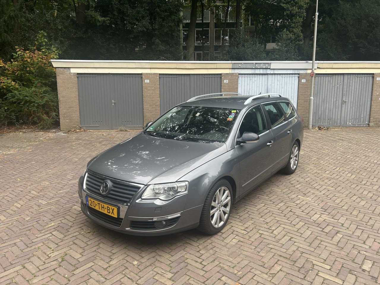 Volkswagen | Passat Variant | 2.0 TDI Sportline | 2006 | 379.923 km | Automaat | 20THBX | Logisch - Automóvel: foto 1 Volkswagen | Passat Variant | 2.0 TDI Sportline | 2006 | 379.923 km | Automaat | 20THBX | Logisch - Automóvel: foto 1