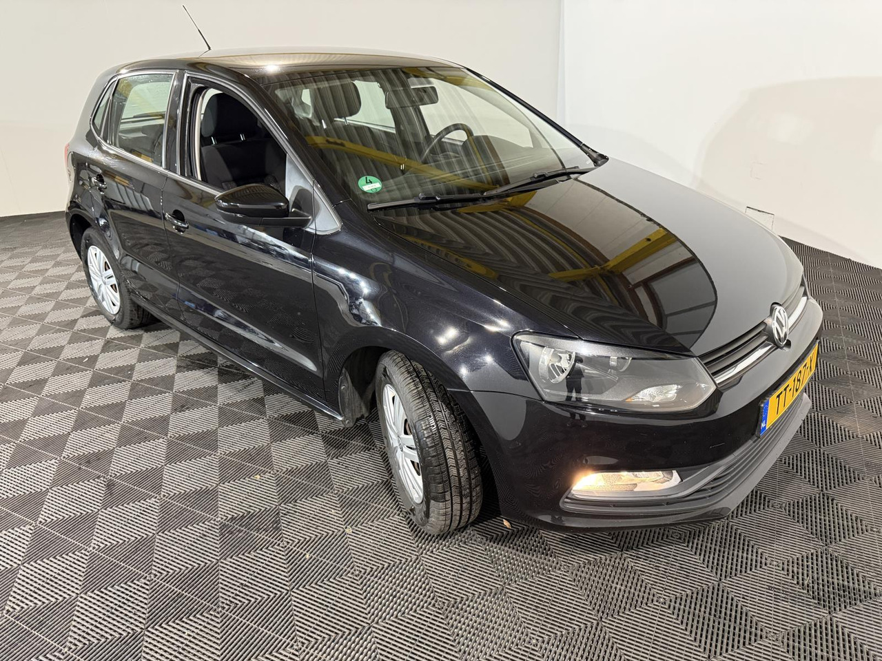 Volkswagen | Polo | 1.0 Comfortline Connected Series | 2017 | 178.442 km | TT187X | Geen oordeel - Hatchback: foto 3 Volkswagen | Polo | 1.0 Comfortline Connected Series | 2017 | 178.442 km | TT187X | Geen oordeel - Hatchback: foto 3