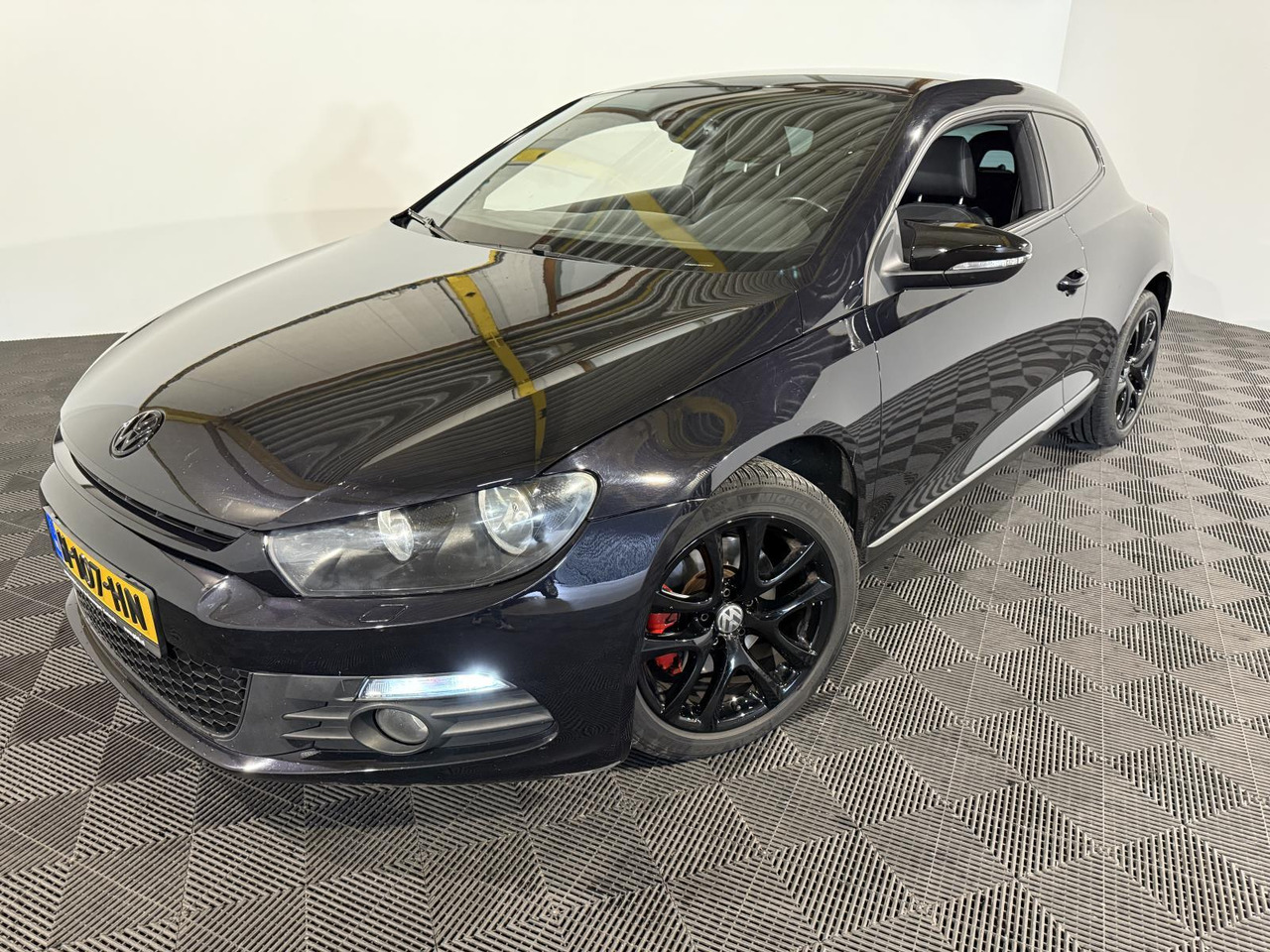 Volkswagen | Scirocco | 1.4 TSI | 2010 | 158.287 km | H107HN | Geen oordeel - Automóvel: foto 1 Volkswagen | Scirocco | 1.4 TSI | 2010 | 158.287 km | H107HN | Geen oordeel - Automóvel: foto 1