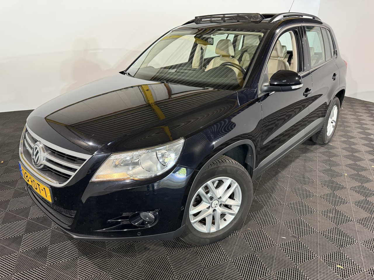 SUV Volkswagen | Tiguan | 1.4 TSI Comfort&Design | 2011 | 236.671 km | 28RDT1 | Logisch: foto 1