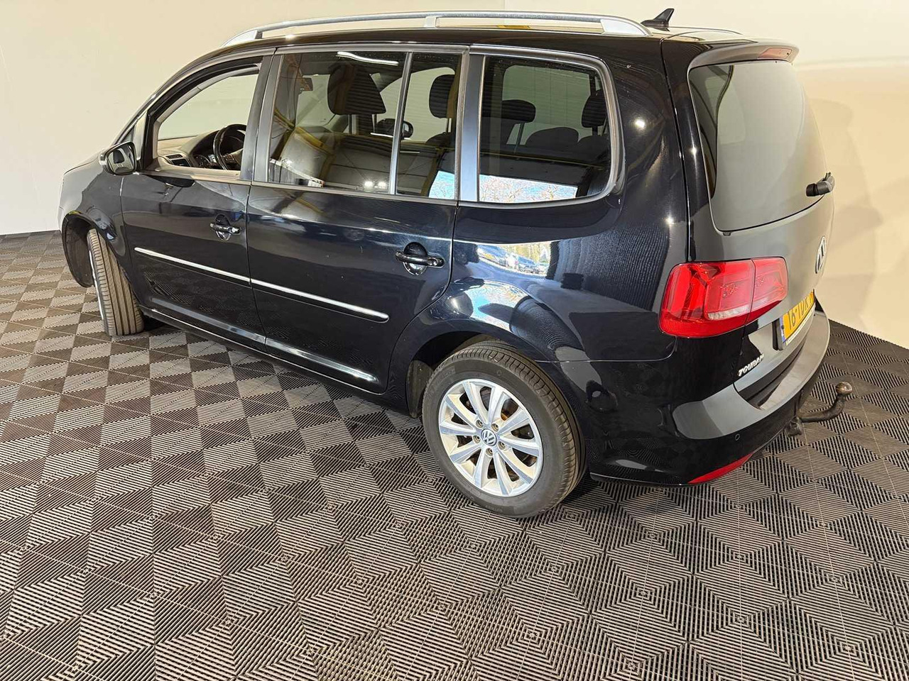 Volkswagen Touran 1.2 TSI Highline BlueMotion 16-TDR-1 249.487 km - Automóvel: foto 3 Volkswagen Touran 1.2 TSI Highline BlueMotion 16-TDR-1 249.487 km - Automóvel: foto 3