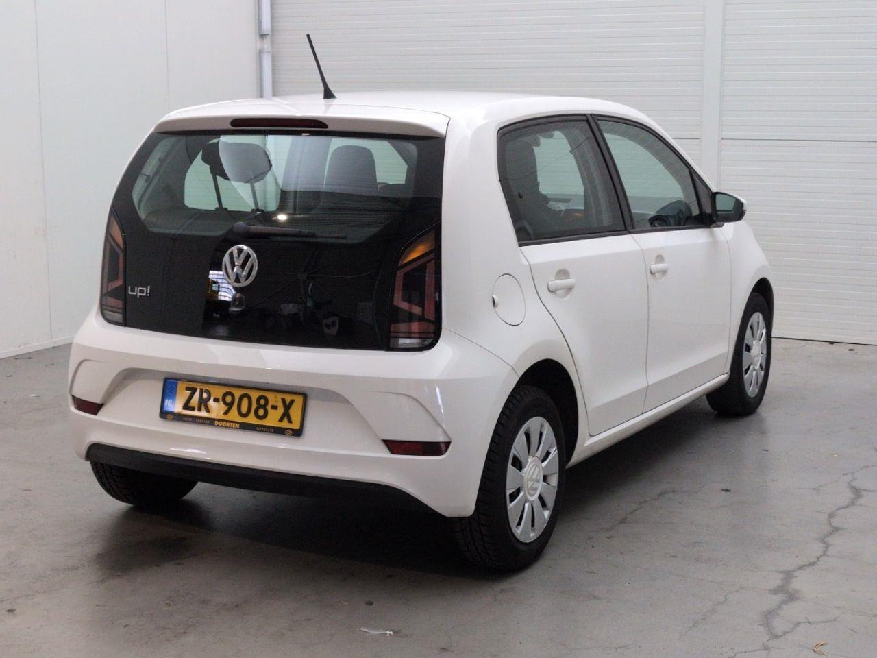 Volkswagen Up! 1.0 BMT move up! | 2019 | 114.730 km | ZR908X | NAP: Logisch - Hatchback: foto 4 Volkswagen Up! 1.0 BMT move up! | 2019 | 114.730 km | ZR908X | NAP: Logisch - Hatchback: foto 4