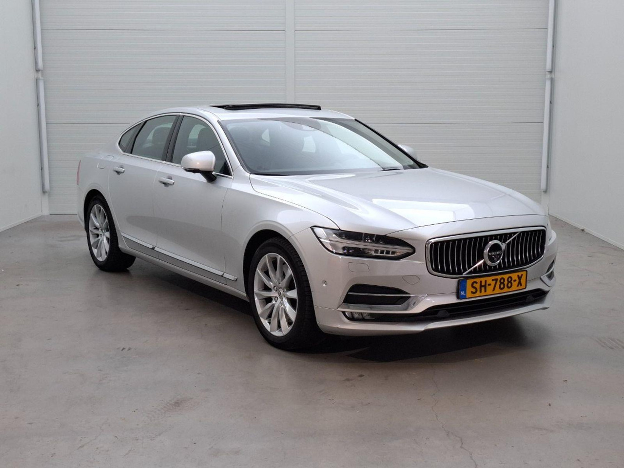 Volvo S90 2.0 D5 AWD Inscription | 2016 | 175.340 km | Automaat | SH788X | NAP: Geen oordeel - Sedã: foto 2 Volvo S90 2.0 D5 AWD Inscription | 2016 | 175.340 km | Automaat | SH788X | NAP: Geen oordeel - Sedã: foto 2