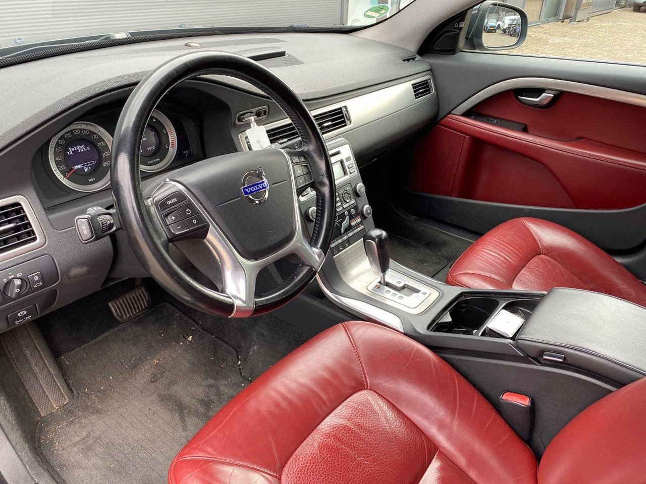 Volvo V70 2.0 D3 Summum | 2011 | 382.199 km | Automaat | GJ177J | NAP: Geen oordeel - Automóvel: foto 5 Volvo V70 2.0 D3 Summum | 2011 | 382.199 km | Automaat | GJ177J | NAP: Geen oordeel - Automóvel: foto 5