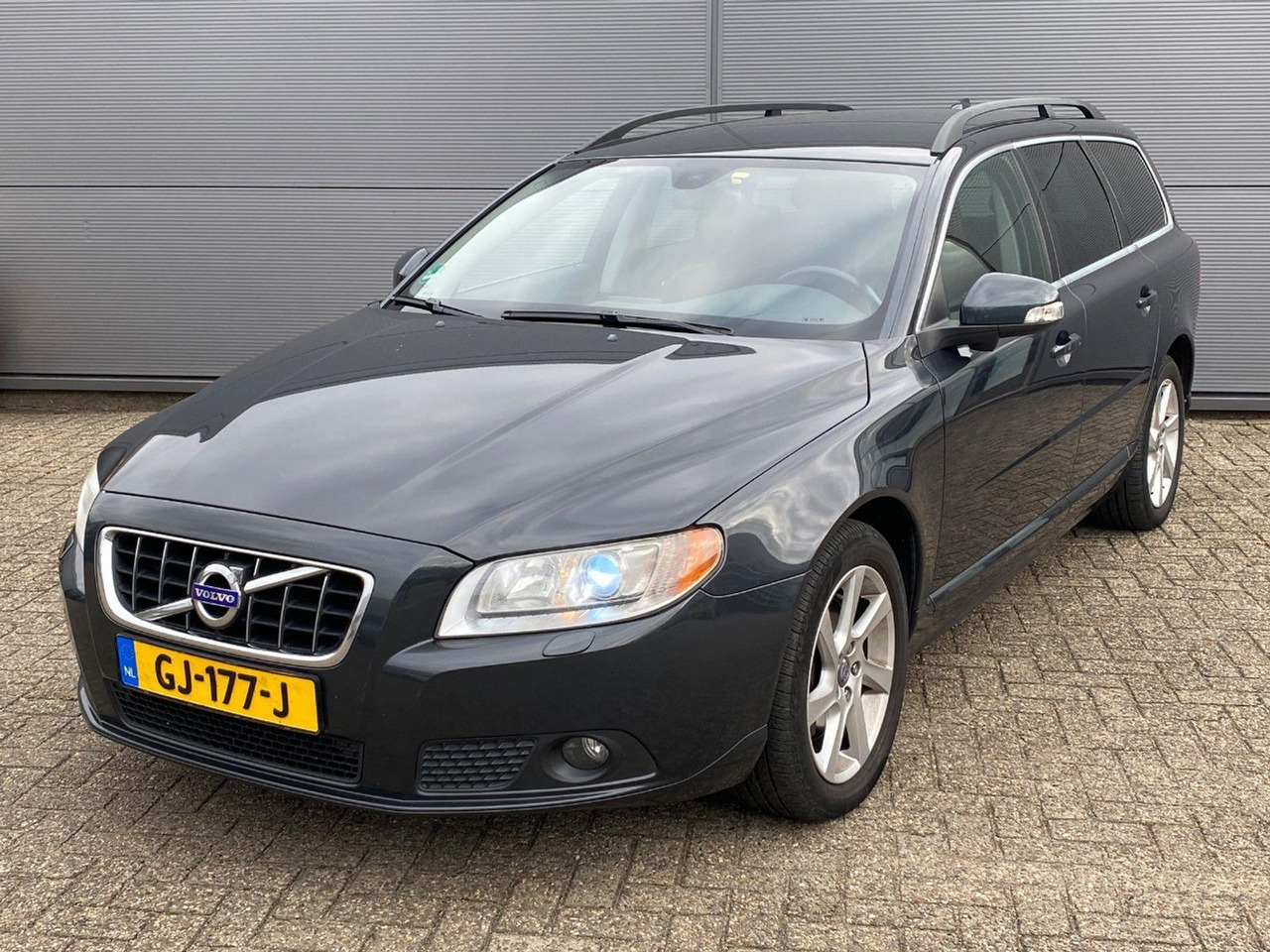 Volvo V70 2.0 D3 Summum | 2011 | 382.199 km | Automaat | GJ177J | NAP: Geen oordeel - Automóvel: foto 1 Volvo V70 2.0 D3 Summum | 2011 | 382.199 km | Automaat | GJ177J | NAP: Geen oordeel - Automóvel: foto 1