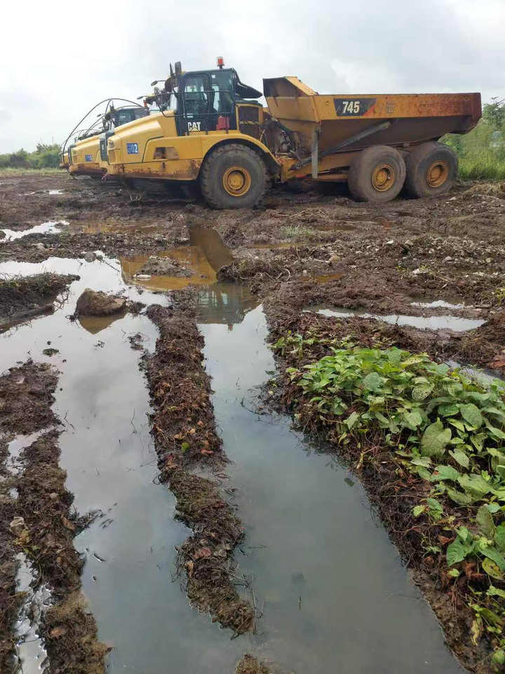 CATPILLAR 745 - Caminhão articulado: foto 1 CATPILLAR 745 - Caminhão articulado: foto 1