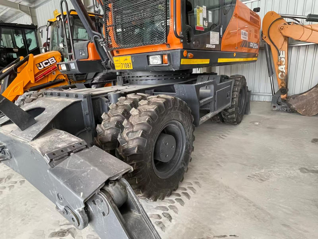 DOOSAN DX210 - Escavadeira de rodas: foto 4 DOOSAN DX210 - Escavadeira de rodas: foto 4